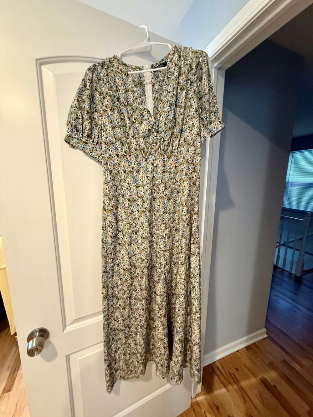 Nasty Gal floral V-neck midi dress- Size L